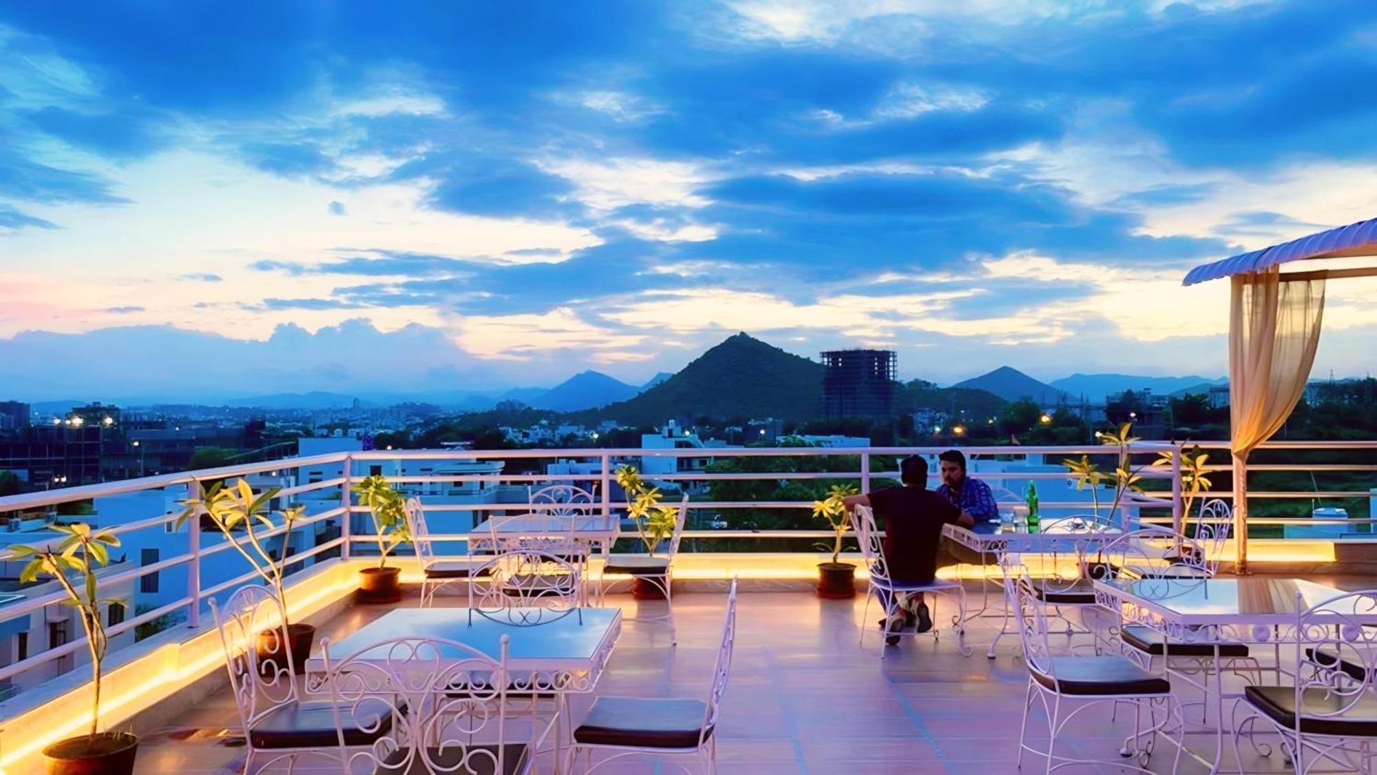Hotel The Celebration By Amod Best Hotel & Rooftop 烏代浦 外观 照片