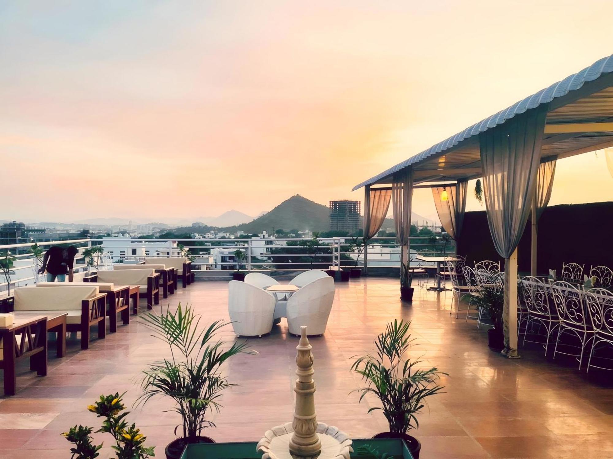 Hotel The Celebration By Amod Best Hotel & Rooftop 烏代浦 外观 照片